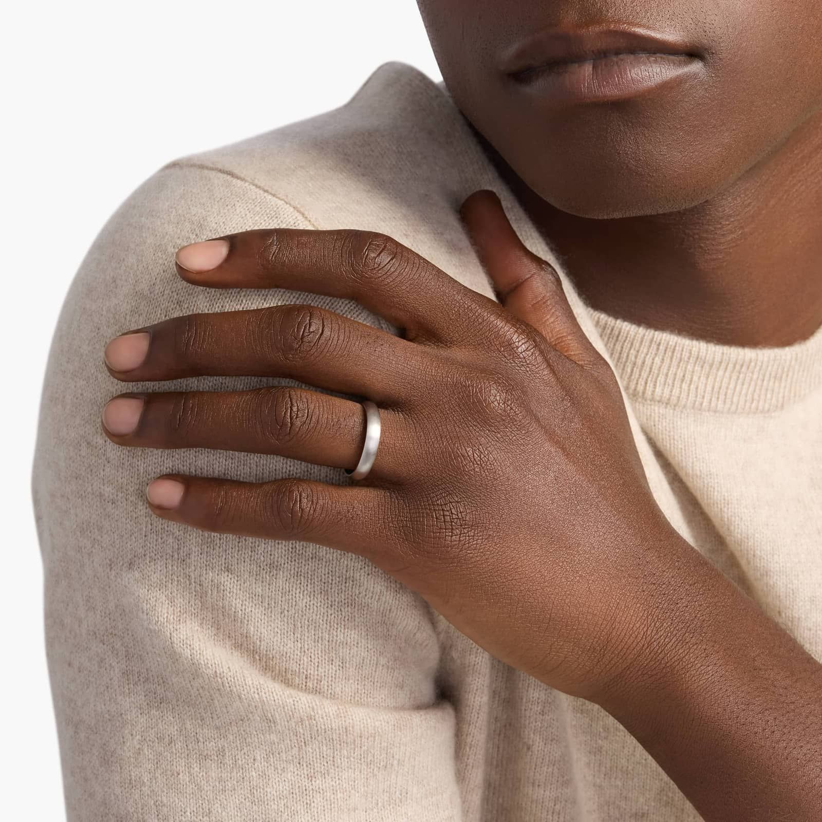 The Horizon Matte Wedding Band - Image 3