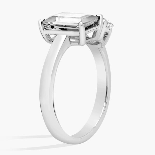 Toi et Moi Pear & Emerald Diamond Ring - Image 4